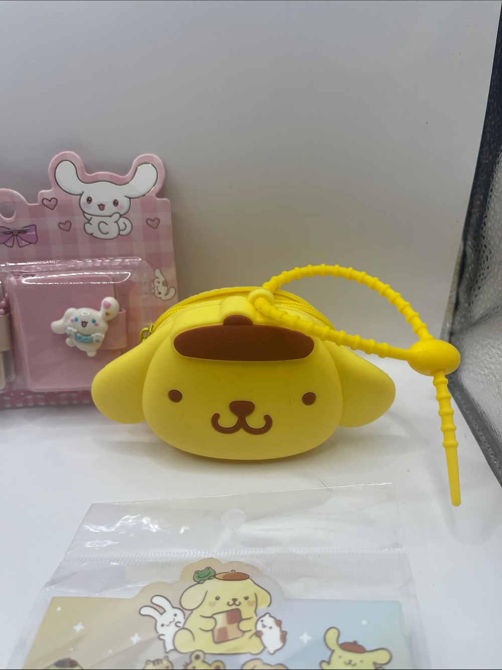 Sanrio Pompompurin Yellow Accessories Sticker & Charm Set - Picture 2 of 4